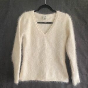 Banana Republic vintage cream/ white angora v-neck sweater, M